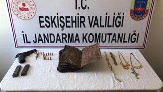 Eskişehir’de bin yıllık el yazması İncil ele geçirildi