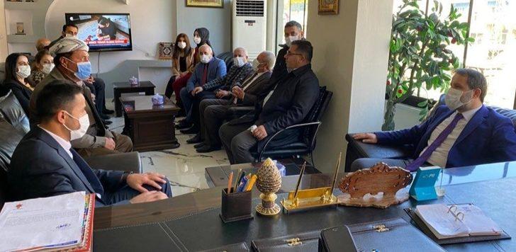 AK Parti Hakkari İl Başkanı Gür, sınırdaki ilçeleri ziyaret etti G4