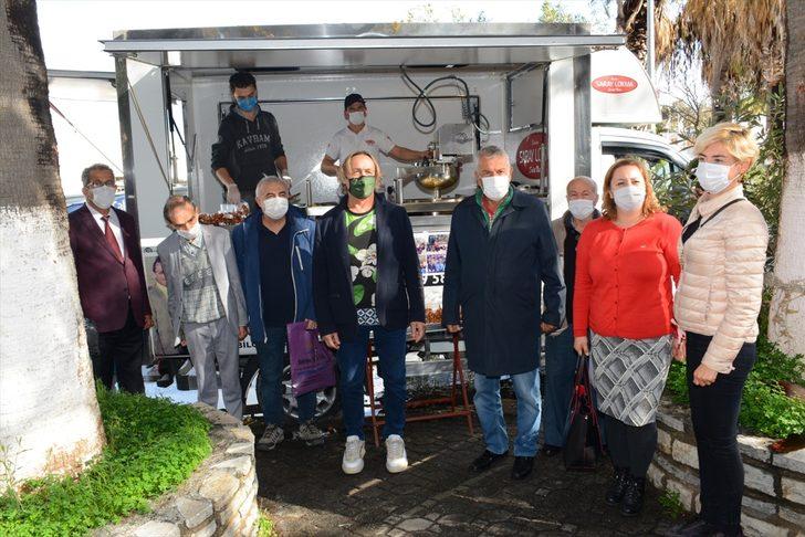 Bodrum'da engelli vatandaş, merhum Mesut Yılmaz için lokma hayrı yaptı G1