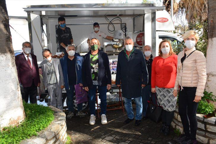 Bodrum'da engelli vatandaş, merhum Mesut Yılmaz için lokma hayrı yaptı G5