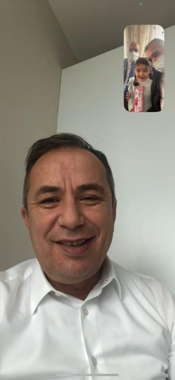 Ceylan ve Ahlatcı çocuklara tablet ve oyuncak hediye etti G3