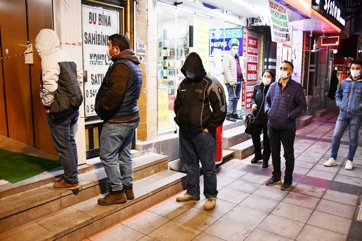 Hafta sonu kısıtlaması öncesi trafik ve alışveriş yoğunluğu G1