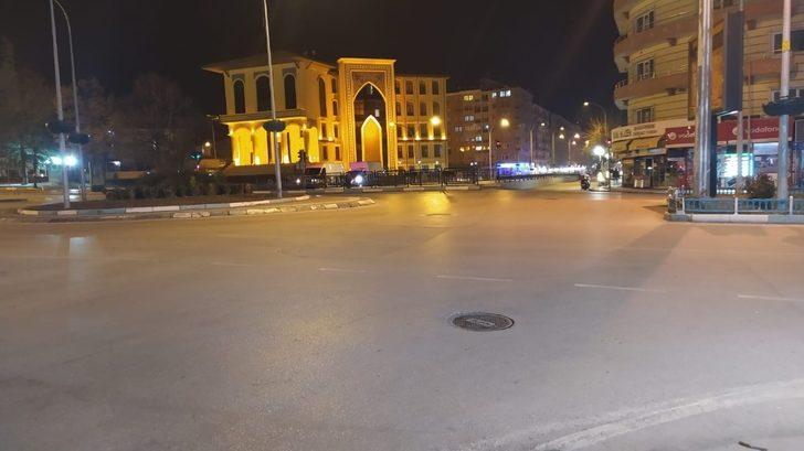 Kütahya’da sokaklar sessizliğe büründü G3