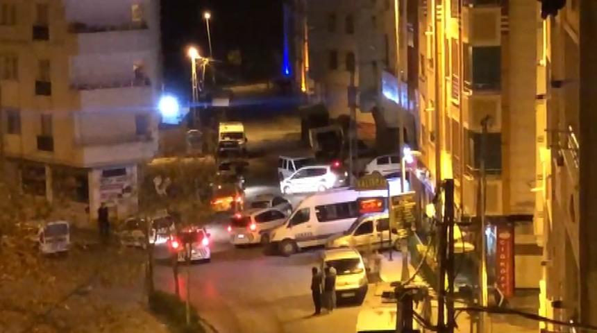 B&uuml;y&uuml;k&ccedil;ekmece'de başlayan takip Esenyurt'ta bitti: Polisten ka&ccedil;anlar yakalandı