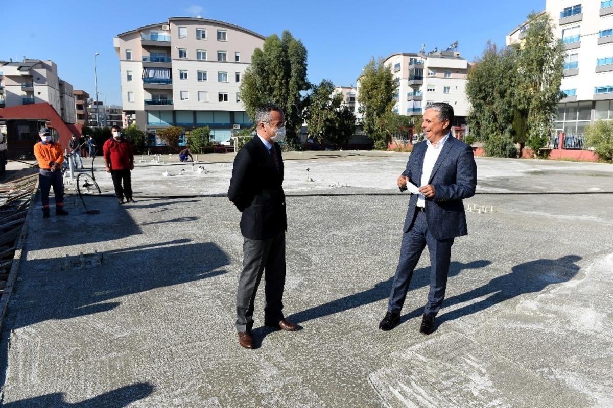 Muratpaşa Belediyesi&rsquo;nden liselere spor salonu