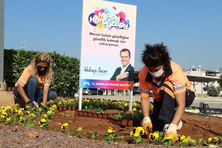 Mersin’de 430 bin çiçek toprakla buluştu G2