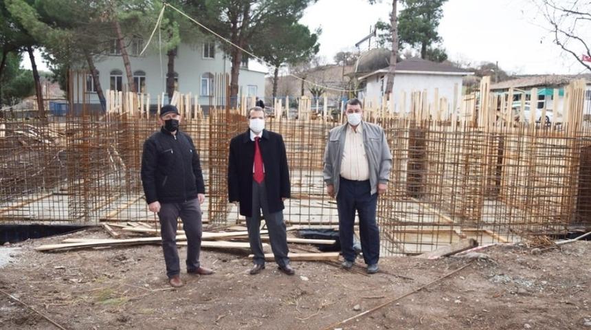 Kaymakam G&uuml;rdal, k&ouml;y konağını inşaatını inceledi