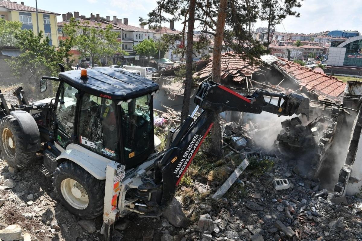 Mamak Belediyesi yaptığı kentsel d&ouml;n&uuml;ş&uuml;m projeleriyle Başkent&rsquo;in estetiğine katkıda bulunuyor