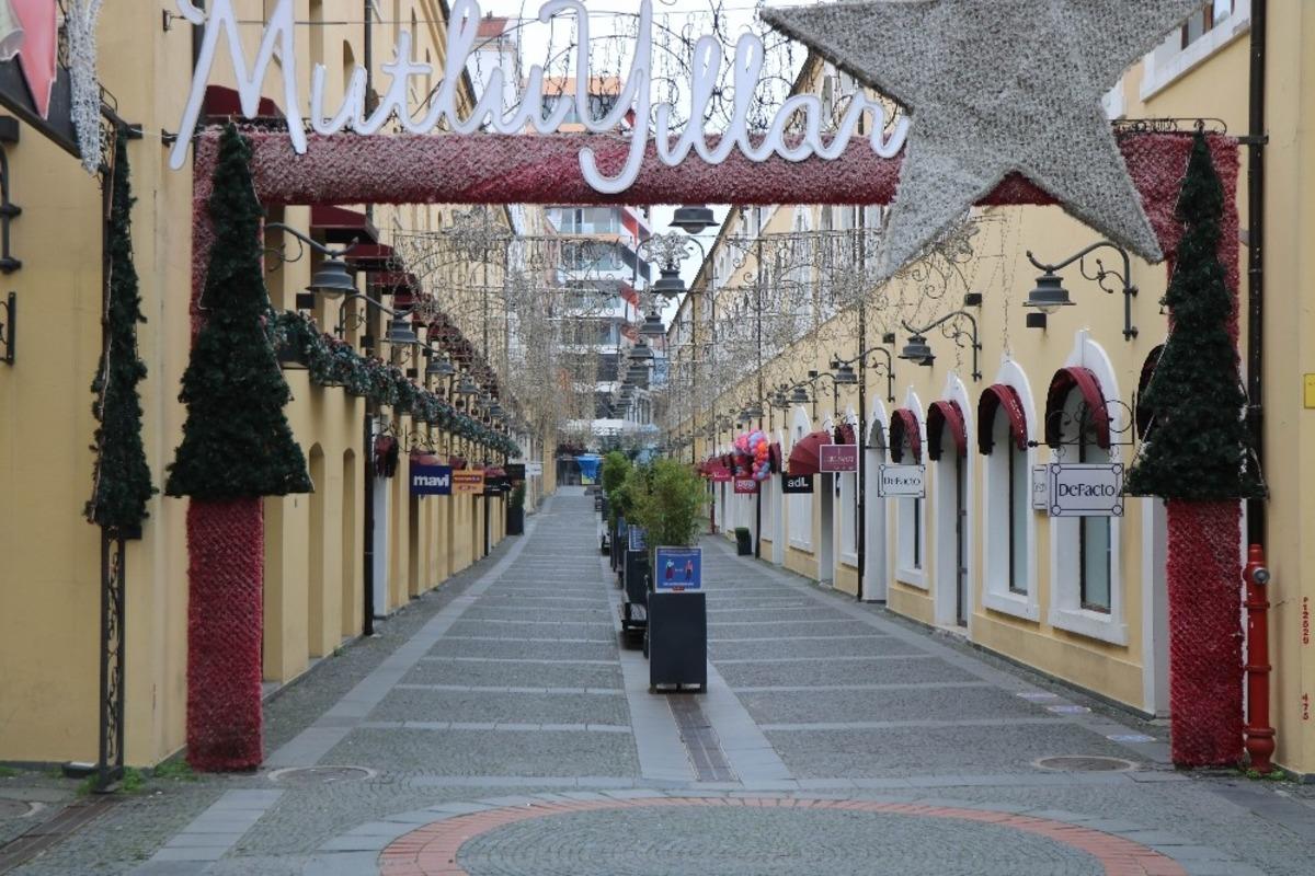 Samsun kısıtlamada sessizliğe b&uuml;r&uuml;nd&uuml;