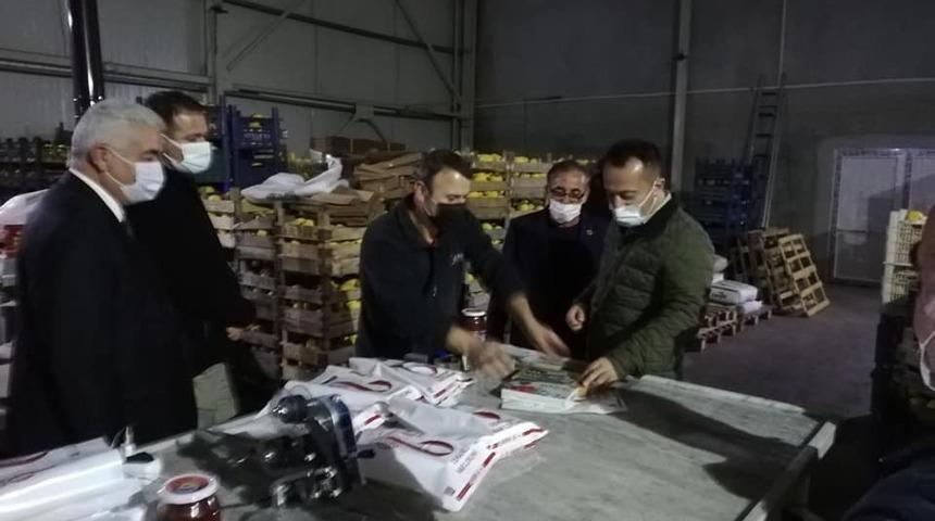 Bu tesiste yılda 700 ton sal&ccedil;a, 250 ton ayva, 50 ton nar, 100 ton sebze işleniyor