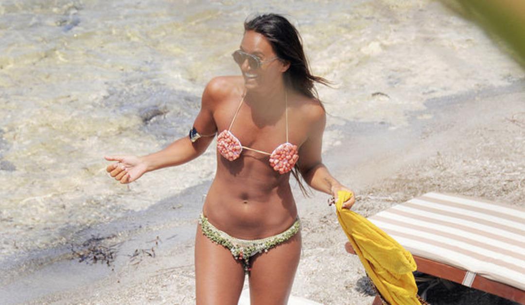 Eda Taşpınar&rsquo;ın ilgin&ccedil; bikinileri