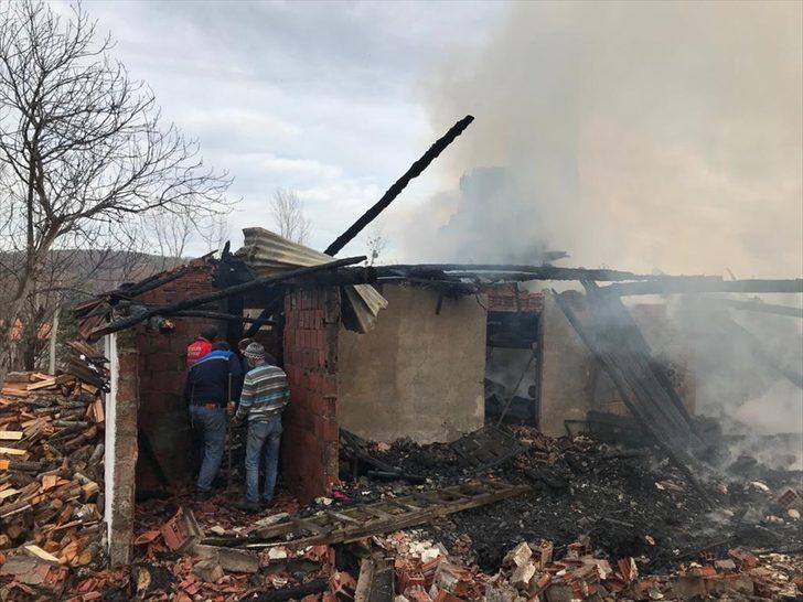 Sinop'ta çıkan ev yangınında yaşlı çift hayatını kaybetti G1