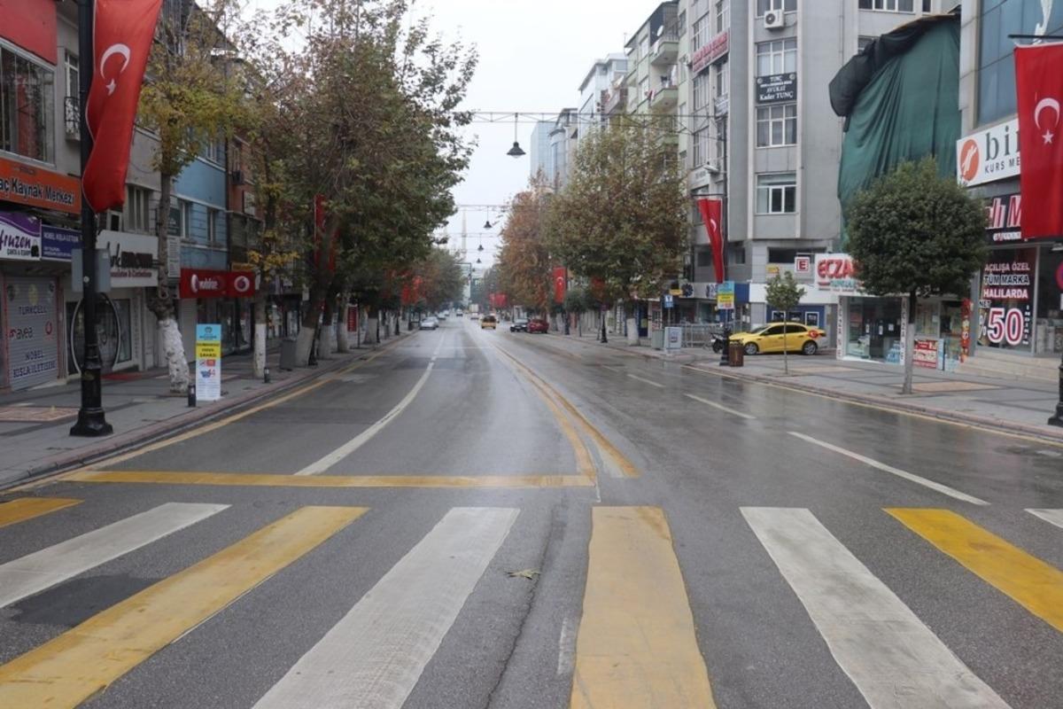 Malatya sokağa &ccedil;ıkma kısıtlamasına uyuyor