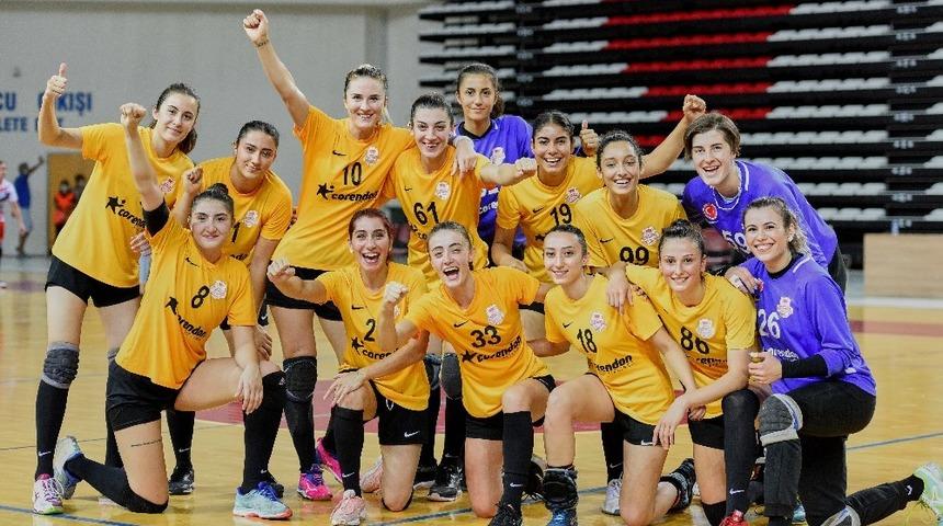 Paşanın melekleri galibiyet serisini 3 ma&ccedil;a &ccedil;ıkardı