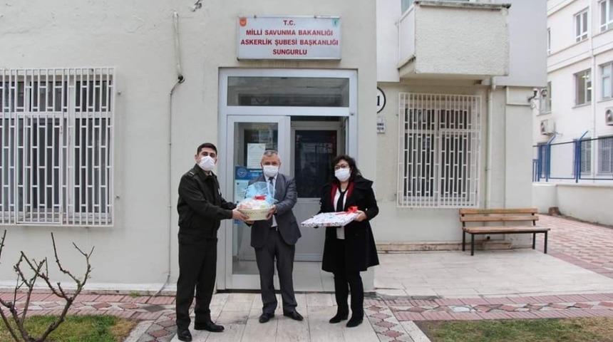 Başkan Şahiner&rsquo;den jandarma personeline jest