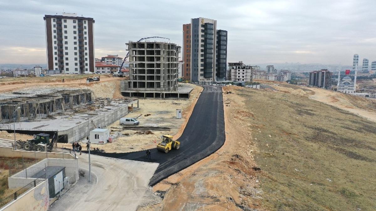 Şehitkamil&rsquo;de asfalt &ccedil;alışmaları aralıksız s&uuml;r&uuml;yor
