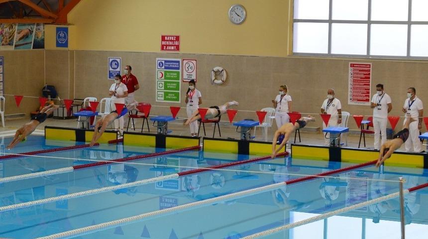 45 ilden 100 sporcu Kırşehir&rsquo;de, y&uuml;zme şampiyonasına katılıyor