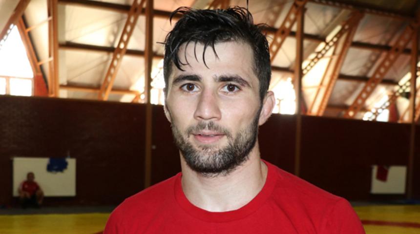 Milli güreşçi Şerif Kılıç, Dünya Kupası'nda finale çıktı