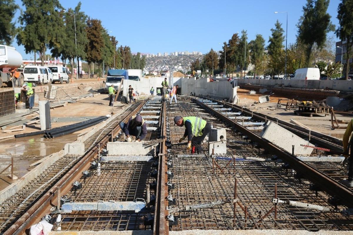 3. Etap Raylı Sistem&rsquo;de  Kepez - Konyaaltı Caddesi raylarla bağlandı