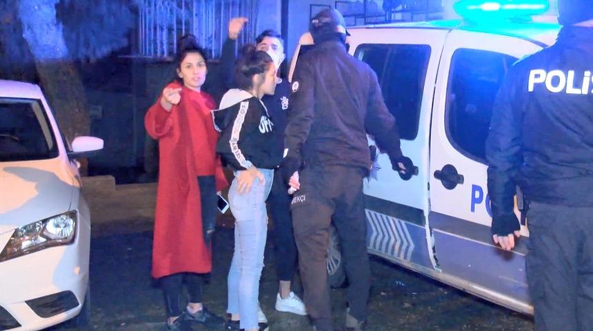 Kısıtlamada takside uyuşturucuyla yakalandılar!