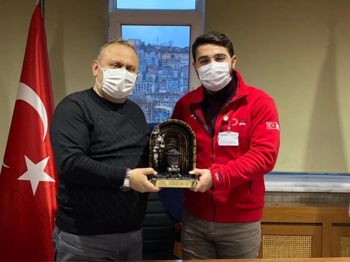 Gen&ccedil; g&ouml;n&uuml;ll&uuml;ler sahada