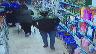 Kağıthane'de markette silahlı soygun girişimi kamerada