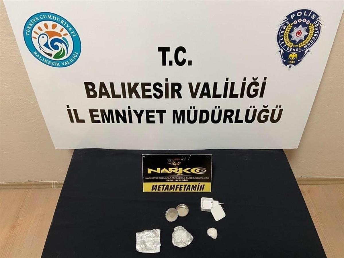 Balıkesir&rsquo;de 12 ş&uuml;pheli şahsa uyuşturucu operasyonu