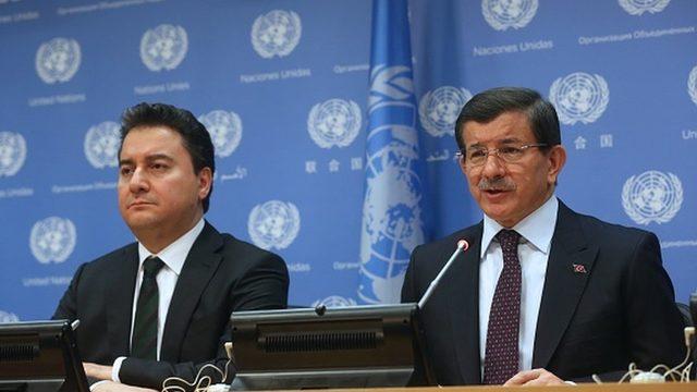 Ekonomiden sorumlu eski Başbakan Yardımcısı Ali Babacan ve eski Başbakan Ahmet Davutoğlu