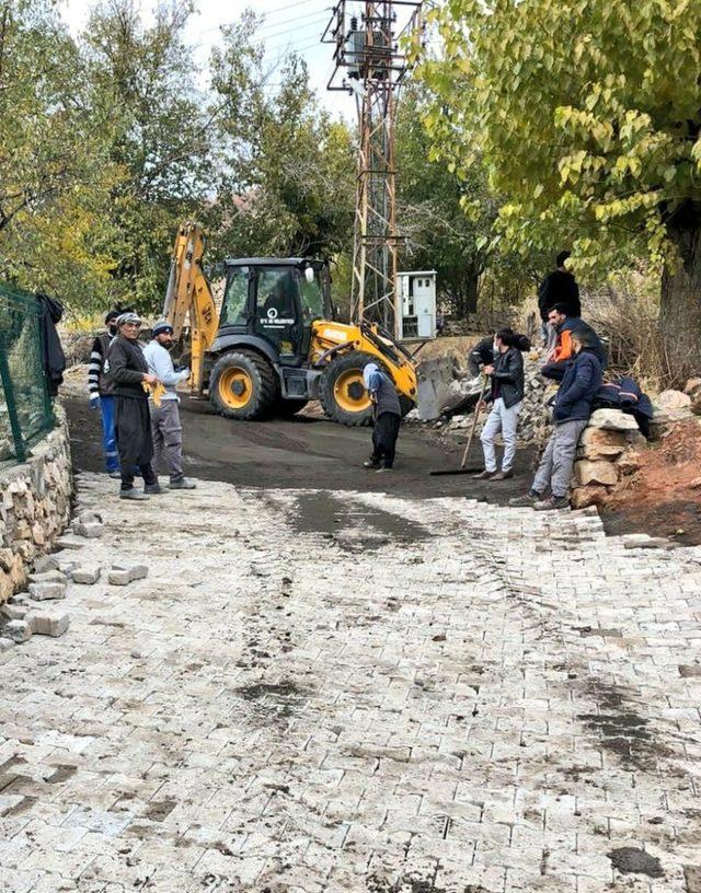 Ergani Belediyesi kısıtlamada da çalışmalarına aralıksız devam ediyor