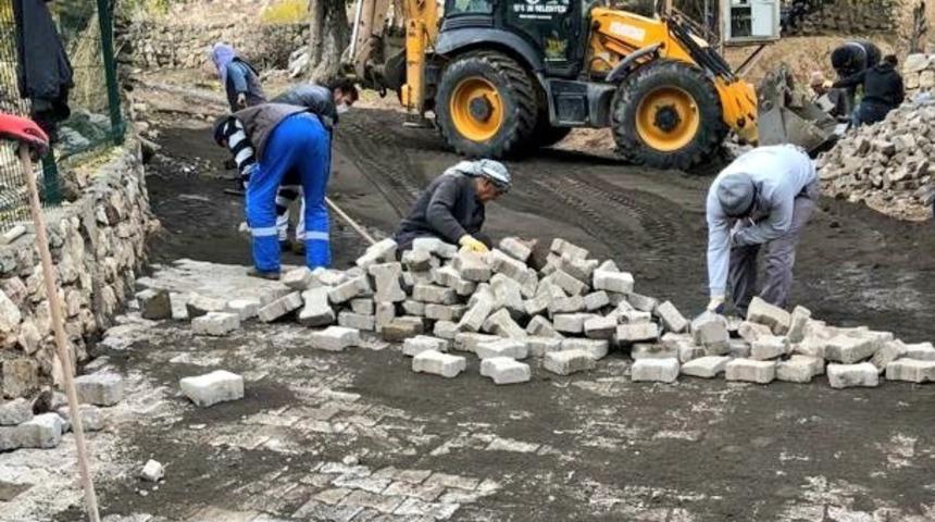 Ergani Belediyesi kısıtlamada da &ccedil;alışmalarına aralıksız devam ediyor