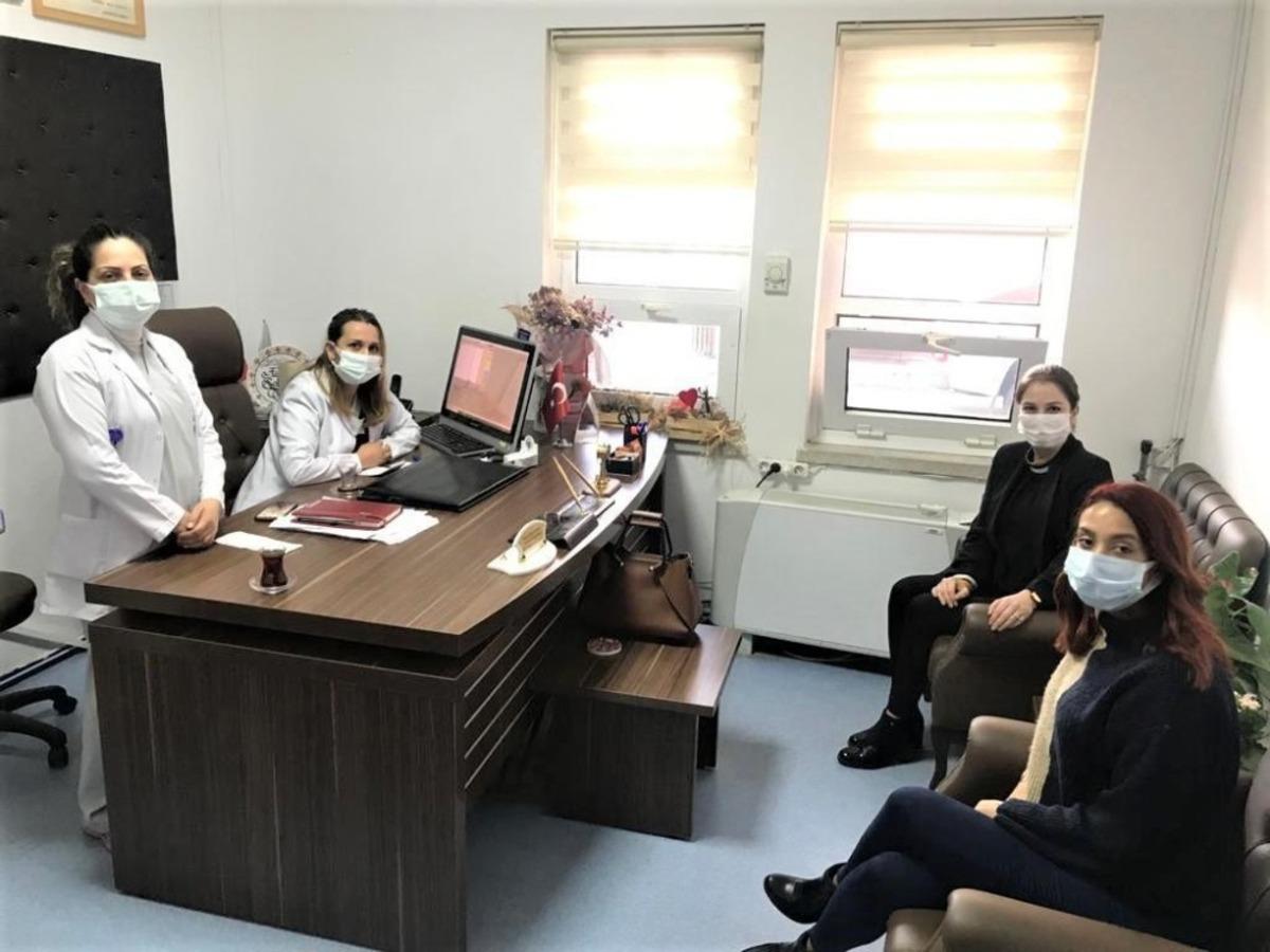 &lsquo;AK Kadınlar&rsquo;dan sağlık &ccedil;alışanlarına destek