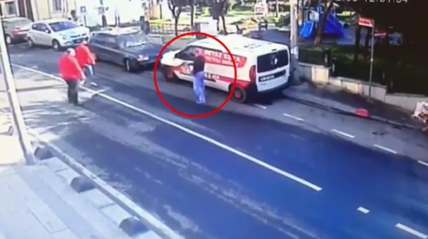 Bayrampaşa'da buzdolabı tamiratını beğenmeyen kişi çalışanları tüfekle böyle tehdit etti