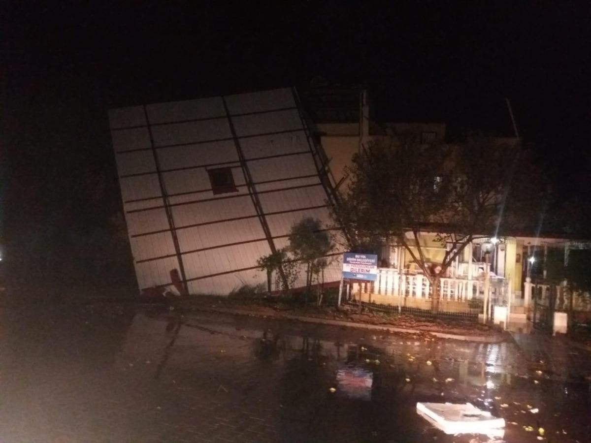 B&uuml;y&uuml;kşehir ve Didim Belediyesi&rsquo;nden yağışlara anında m&uuml;dahale