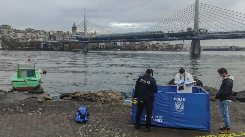 Unkapanı Köprüsü altında erkek cesedi bulundu