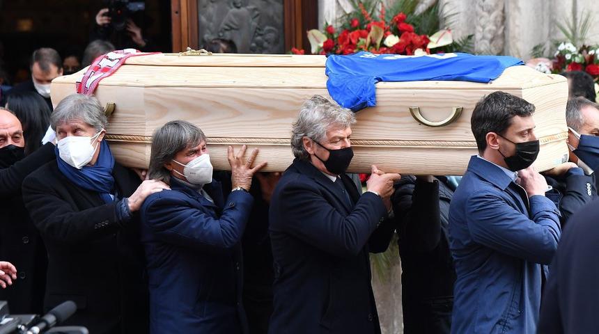 Paolo Rossi son yolculuğuna uğurlanırken evine hırsız girdi