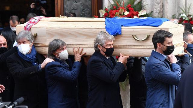 Paolo Rossi son yolculuğuna uğurlanırken evine hırsız girdi