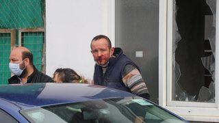 Kavgada komşusunun kulağını ısırarak kopardı