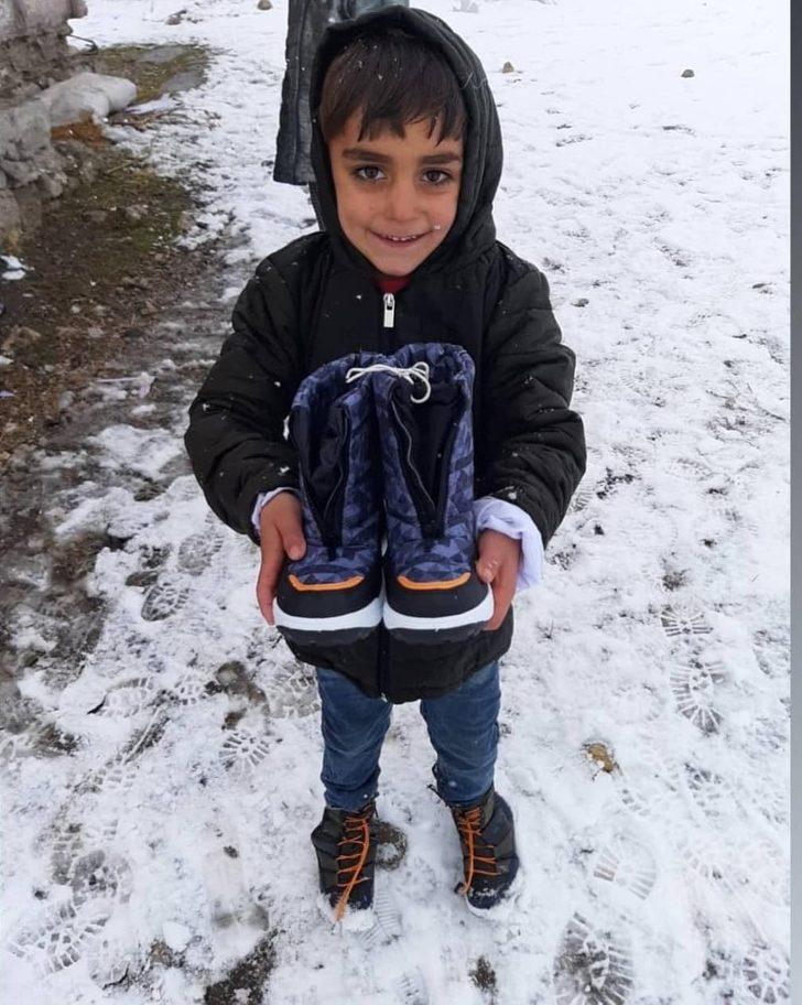 Fotoğraf mezadının geliri, öğrencilere harcandı G5