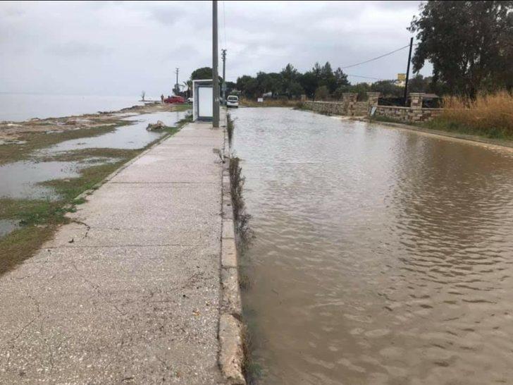 Urla’yı sağanak yağış vurdu G4