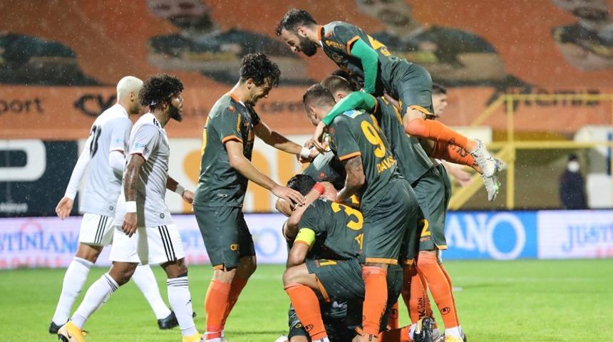 ÖZET| Alanyaspor-Beşiktaş: 2-1