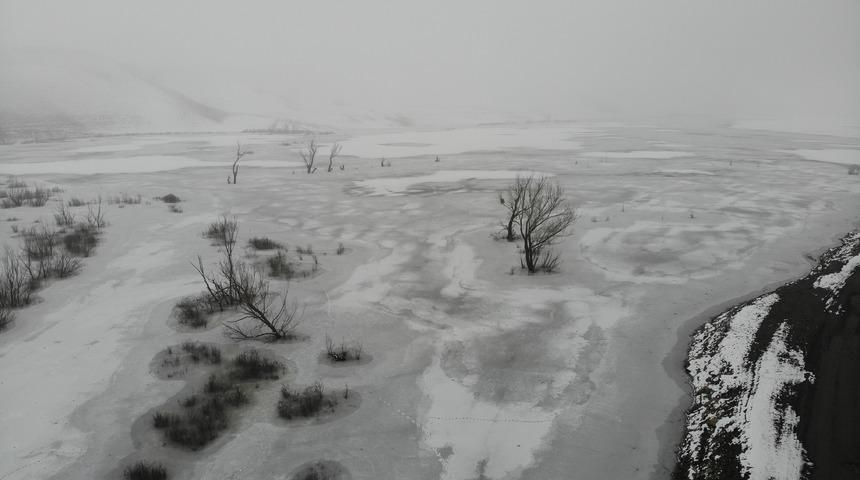 Kars'ta sıcaklık eksi 15 dereceye d&uuml;şt&uuml;, baraj g&ouml;l&uuml; dondu