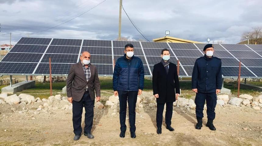 K&ouml;ye kurulan g&uuml;neş enerji sistemiyle elektrik kullanımında y&uuml;zde 50 tasarruf