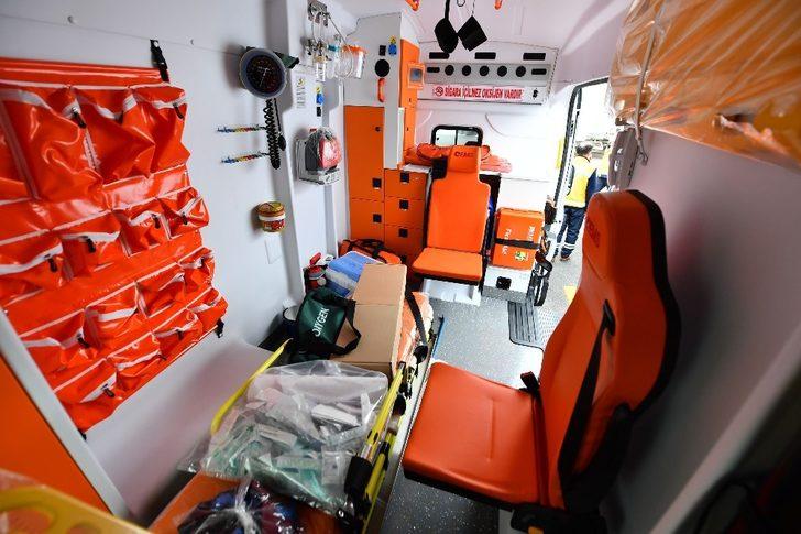 Büyükşehir Belediyesi ambulans ve diyaliz araç filosunu genişletti G3