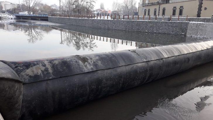 DSİ Kars Çayı’nda yaptığı şişme savağı test etti G2