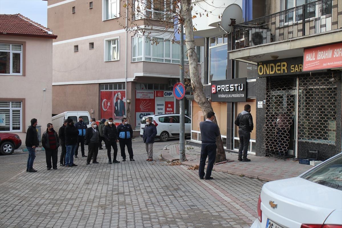 K&uuml;tahya'da kuyumcu soygununu komşu esnafın dikkati &ouml;nledi