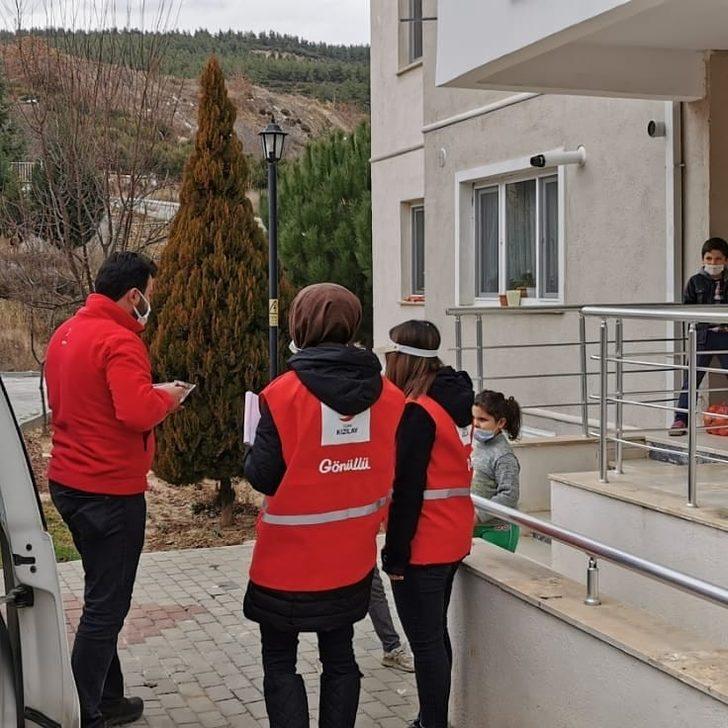 Genç Kızılay gönüllüleri 2 günde 152 aileye ulaştı G4