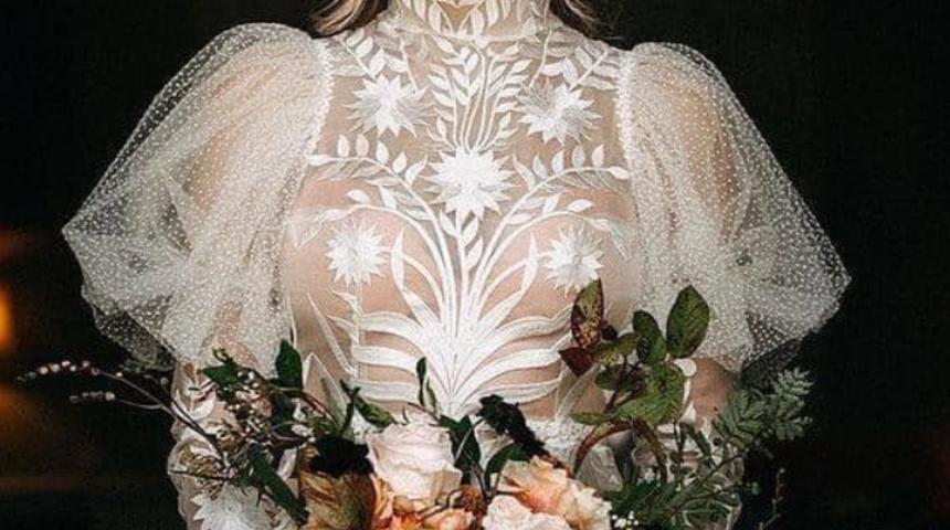 Transparan gelinlik modasına bir yenisi daha eklendi! 