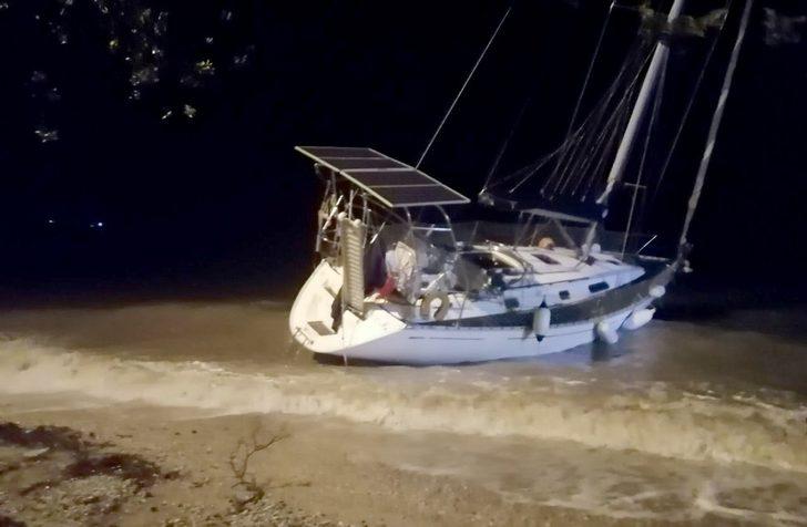 Fırtına tekneleri karaya sürükledi G3