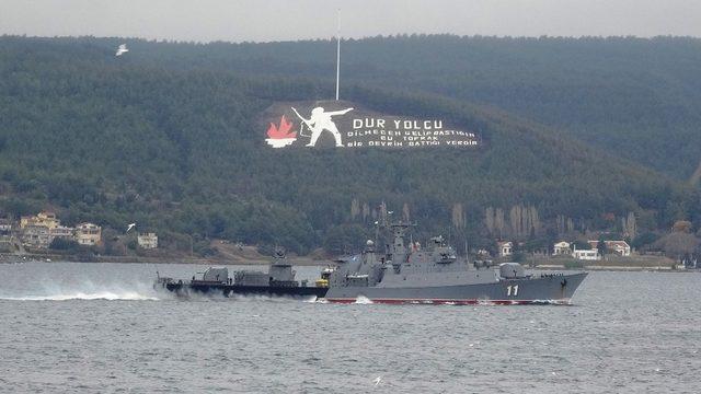 Bulgar savaş gemisi ‘Smeli’ Çanakkale Boğazı’ndan geçti
