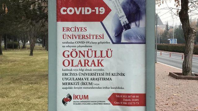 Erciyes Üniversitesi kampüsündeki reklam panosu